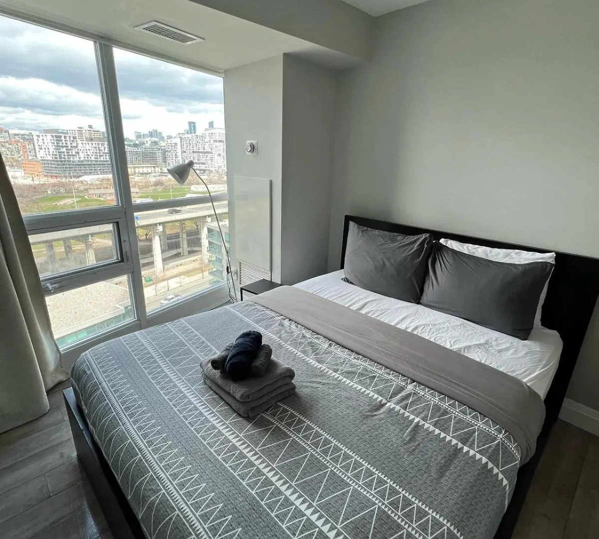 Apartment Downtown Toronto Stay With Stunning Views & Free Parking